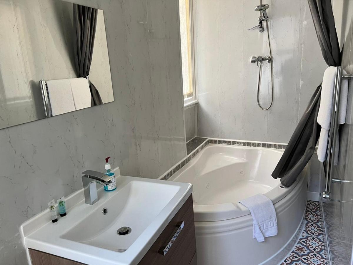 Cheers Hotel Блекпул Екстериор снимка